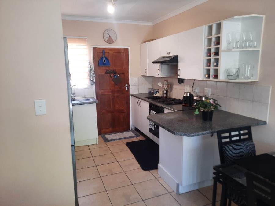 2 Bedroom Property for Sale in Little Falls Gauteng