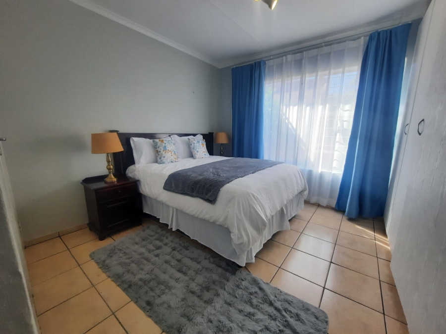 2 Bedroom Property for Sale in Little Falls Gauteng