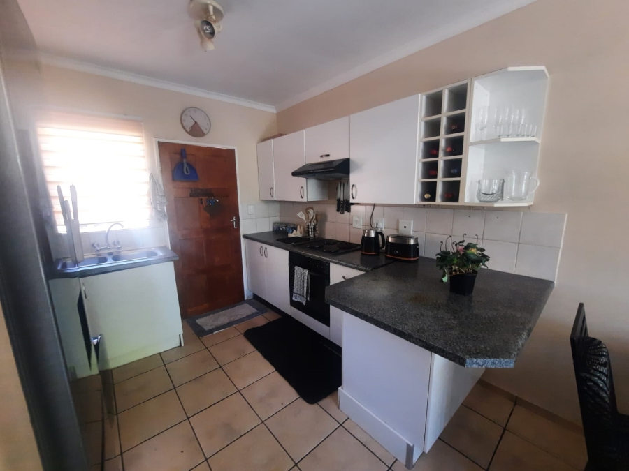 2 Bedroom Property for Sale in Little Falls Gauteng