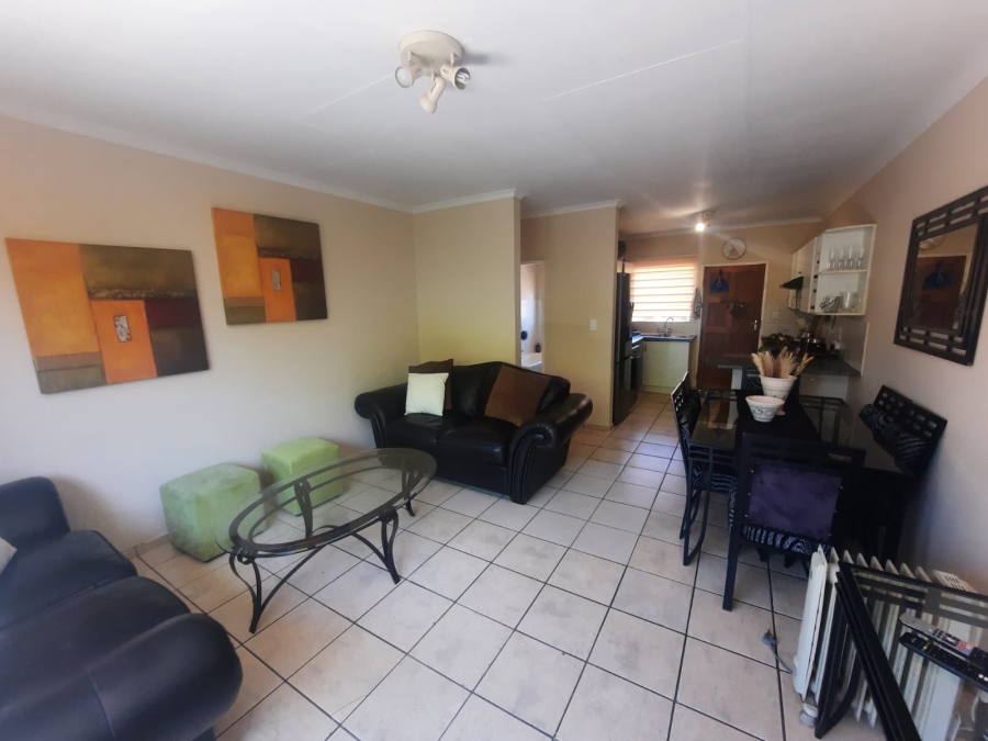 2 Bedroom Property for Sale in Little Falls Gauteng