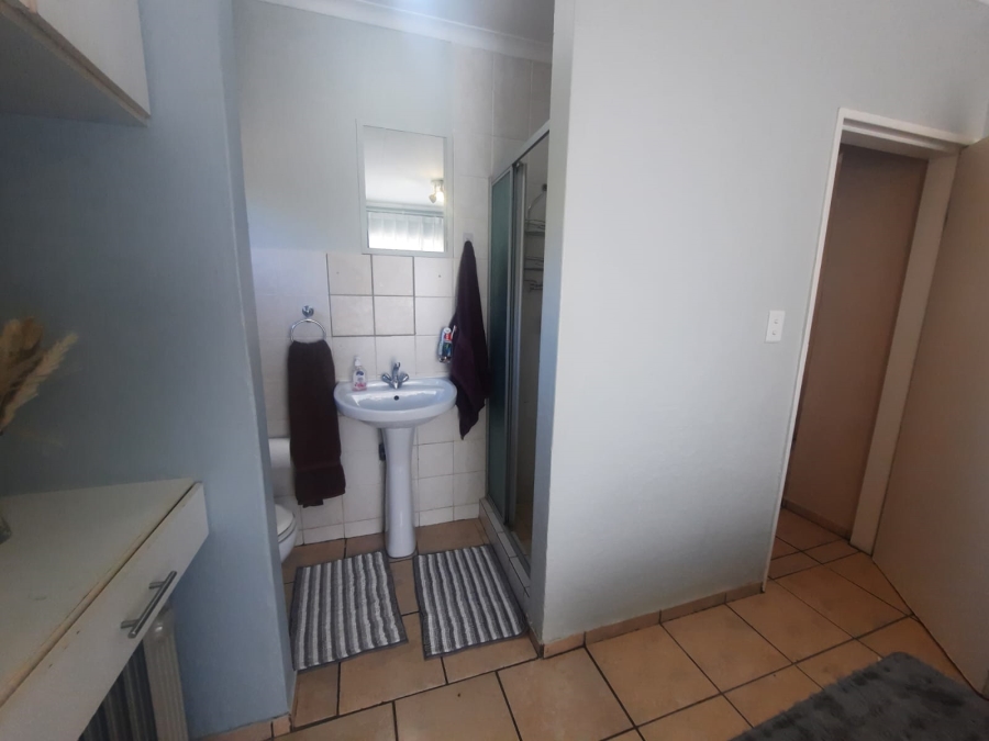 2 Bedroom Property for Sale in Little Falls Gauteng
