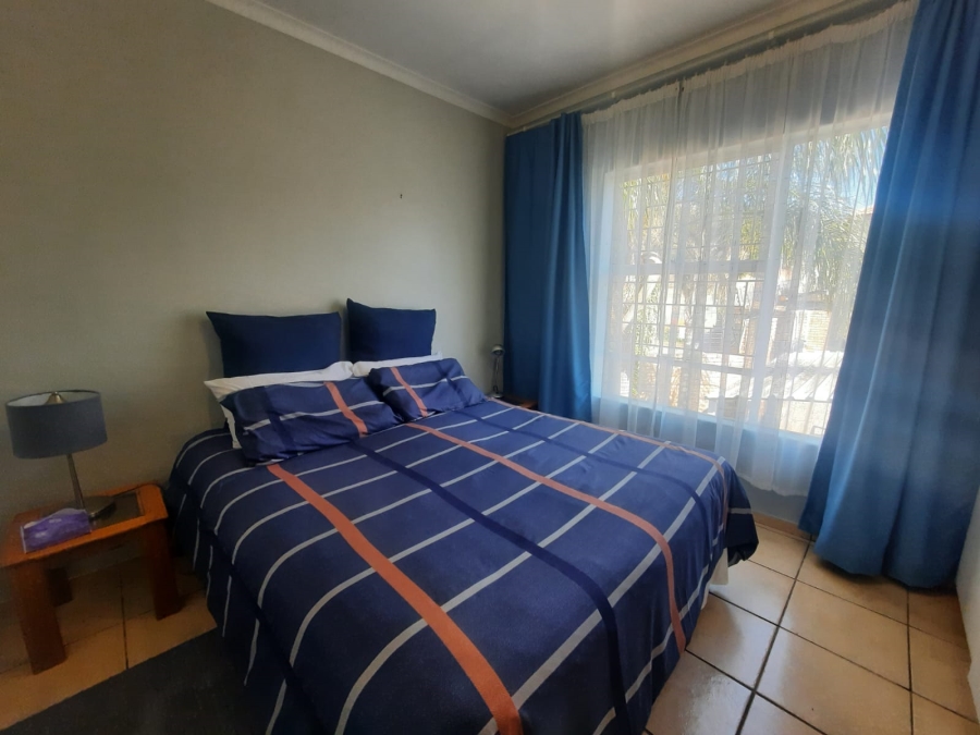 2 Bedroom Property for Sale in Little Falls Gauteng