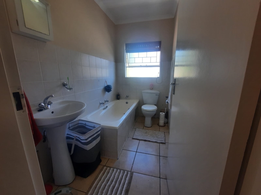 2 Bedroom Property for Sale in Little Falls Gauteng