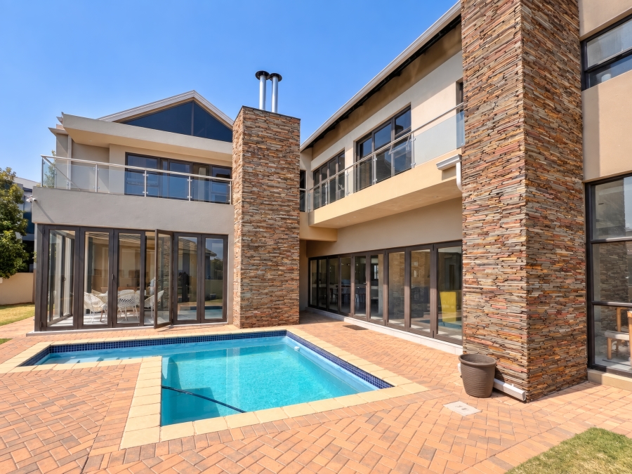 6 Bedroom Property for Sale in Copperleaf Estate Gauteng