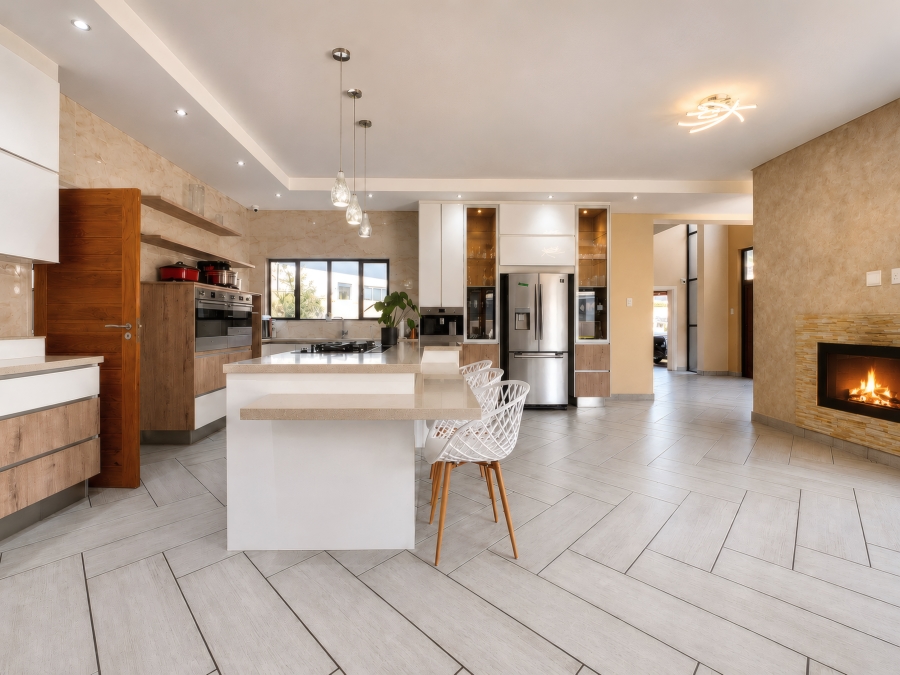 6 Bedroom Property for Sale in Copperleaf Estate Gauteng