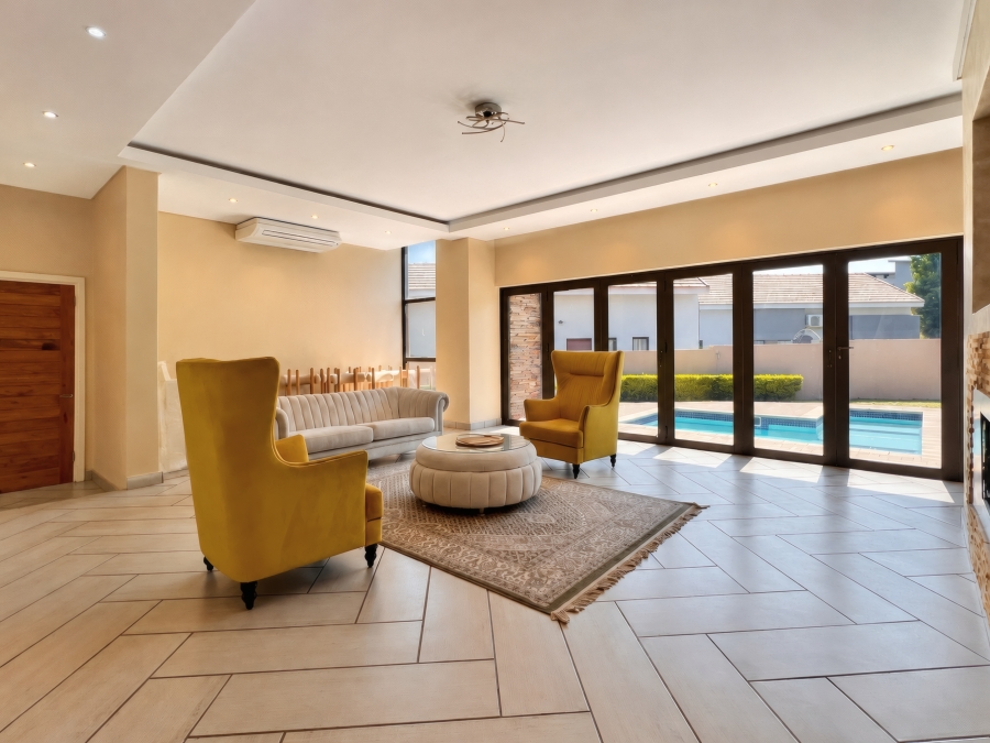 6 Bedroom Property for Sale in Copperleaf Estate Gauteng