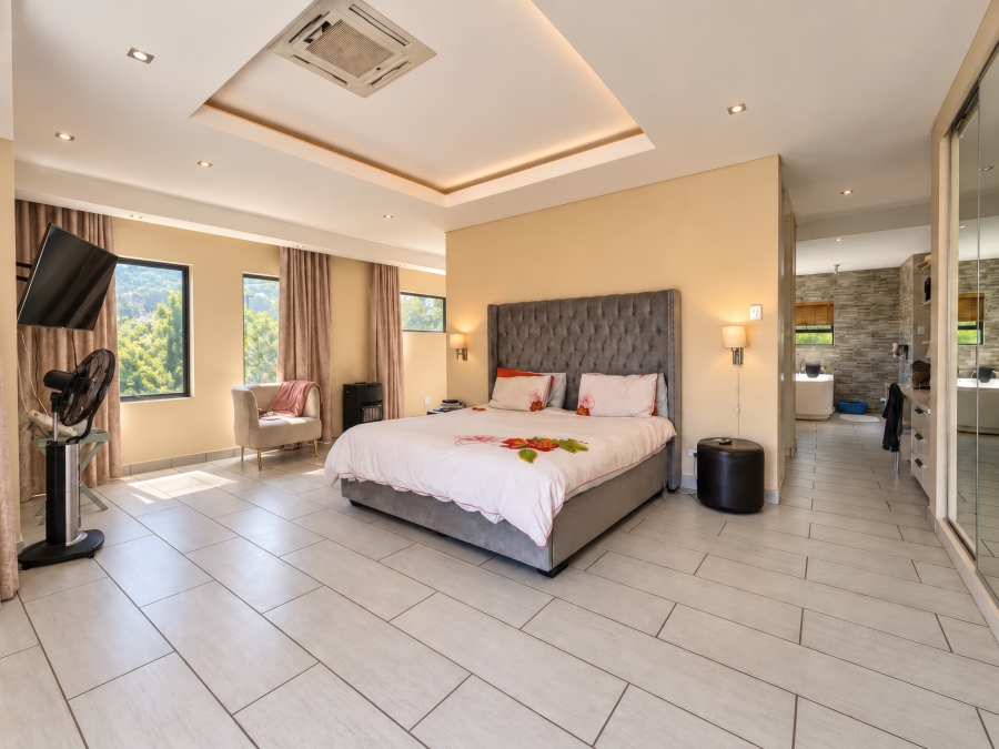 6 Bedroom Property for Sale in Copperleaf Estate Gauteng