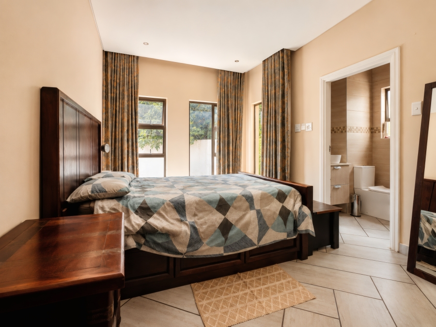 6 Bedroom Property for Sale in Copperleaf Estate Gauteng