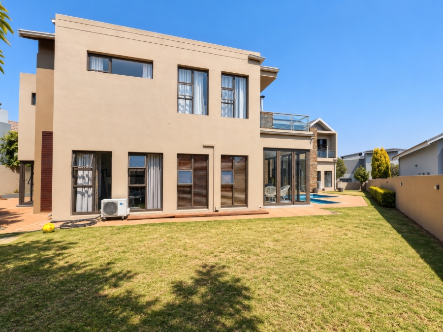 6 Bedroom Property for Sale in Copperleaf Estate Gauteng