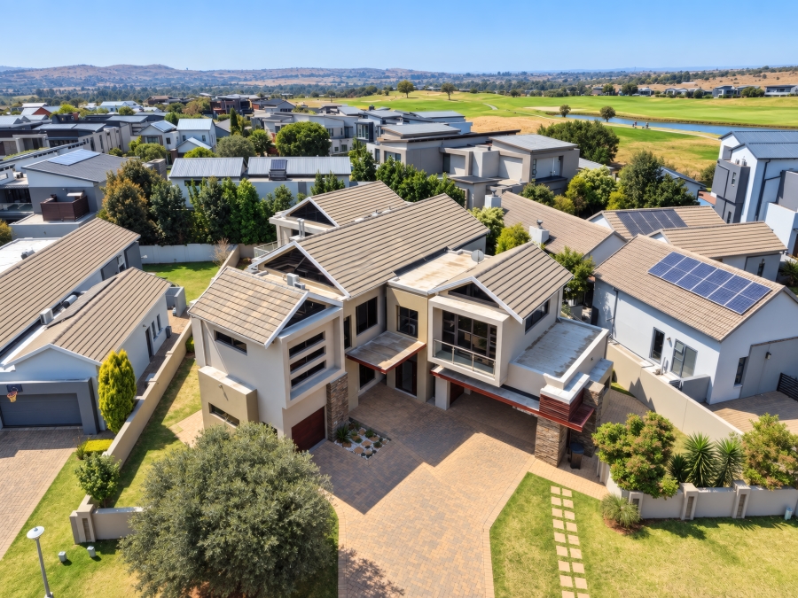 6 Bedroom Property for Sale in Copperleaf Estate Gauteng