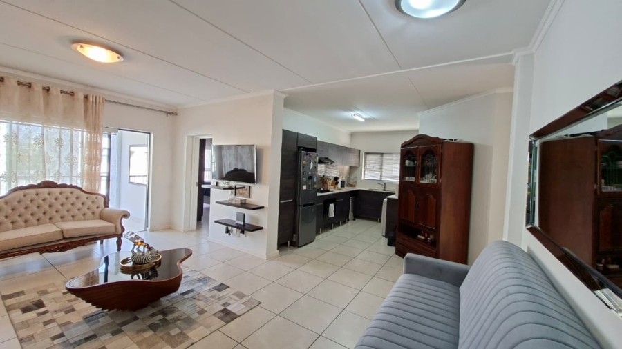 3 Bedroom Property for Sale in Petervale Gauteng