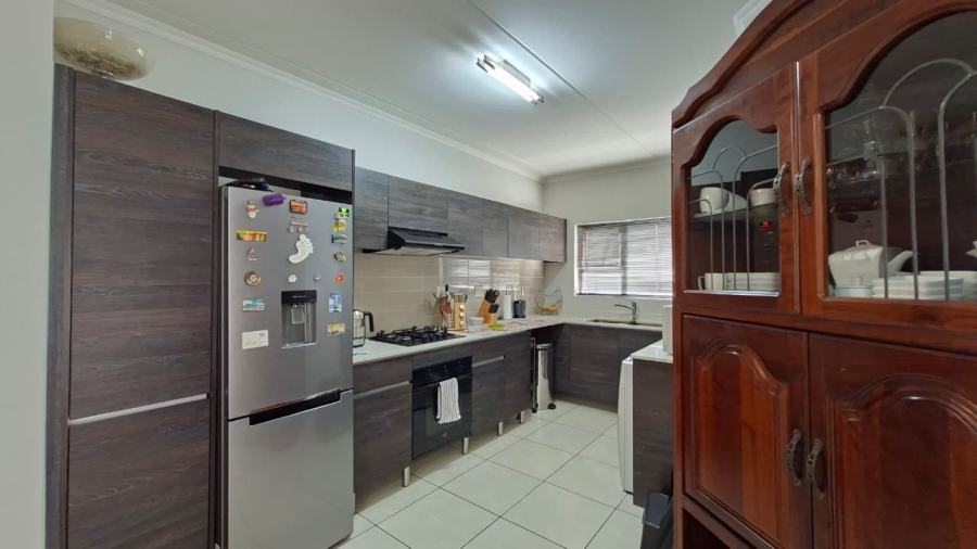 3 Bedroom Property for Sale in Petervale Gauteng