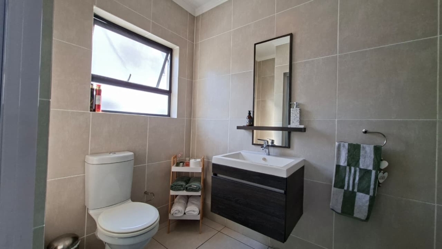 3 Bedroom Property for Sale in Petervale Gauteng