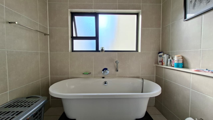 3 Bedroom Property for Sale in Petervale Gauteng