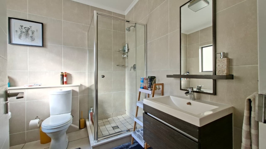 3 Bedroom Property for Sale in Petervale Gauteng