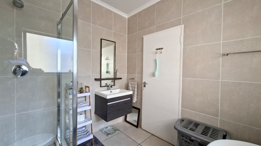 3 Bedroom Property for Sale in Petervale Gauteng
