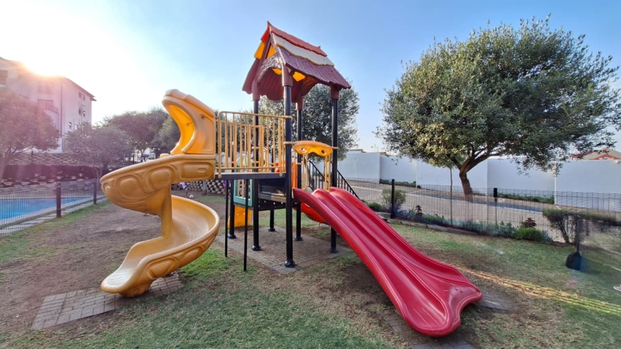 3 Bedroom Property for Sale in Petervale Gauteng
