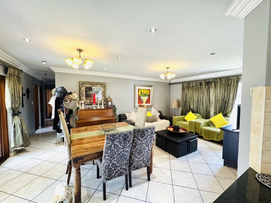 3 Bedroom Property for Sale in Thatchfield Estate Gauteng