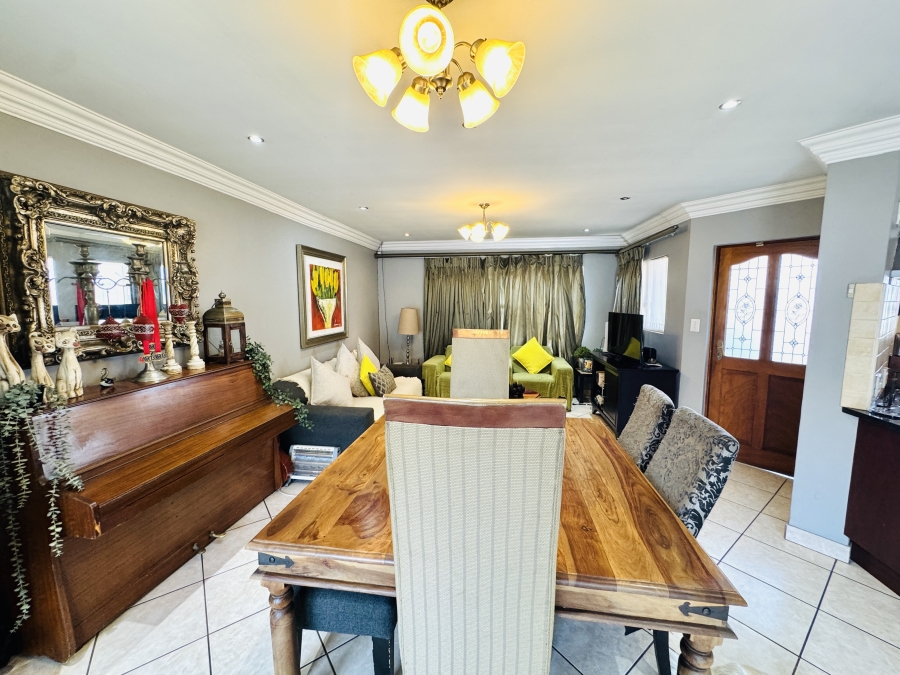3 Bedroom Property for Sale in Thatchfield Estate Gauteng