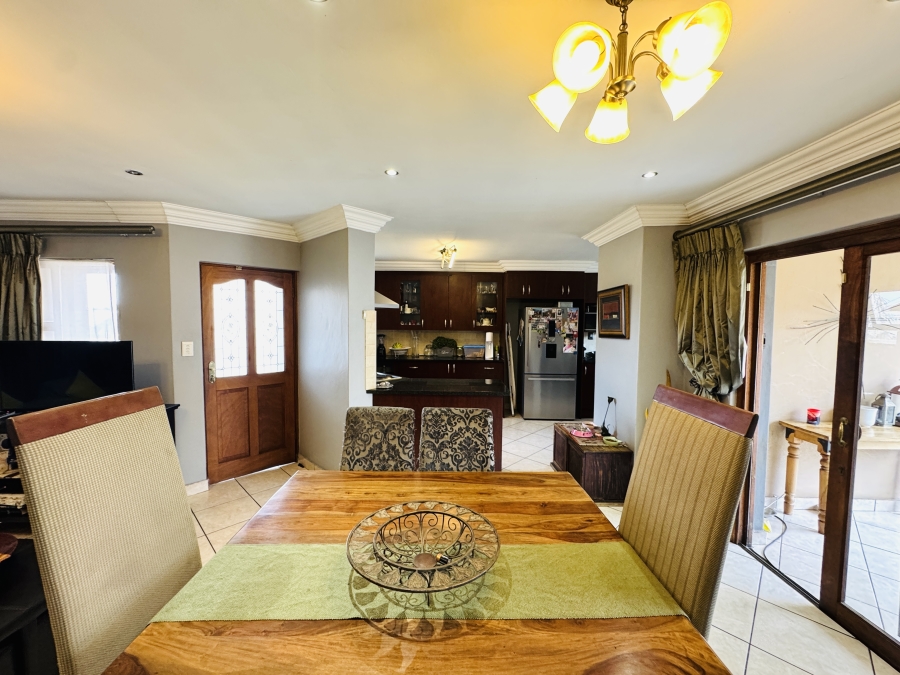 3 Bedroom Property for Sale in Thatchfield Estate Gauteng