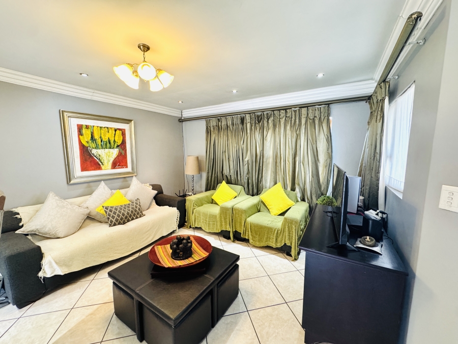 3 Bedroom Property for Sale in Thatchfield Estate Gauteng