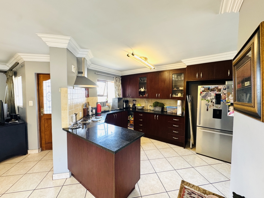 3 Bedroom Property for Sale in Thatchfield Estate Gauteng