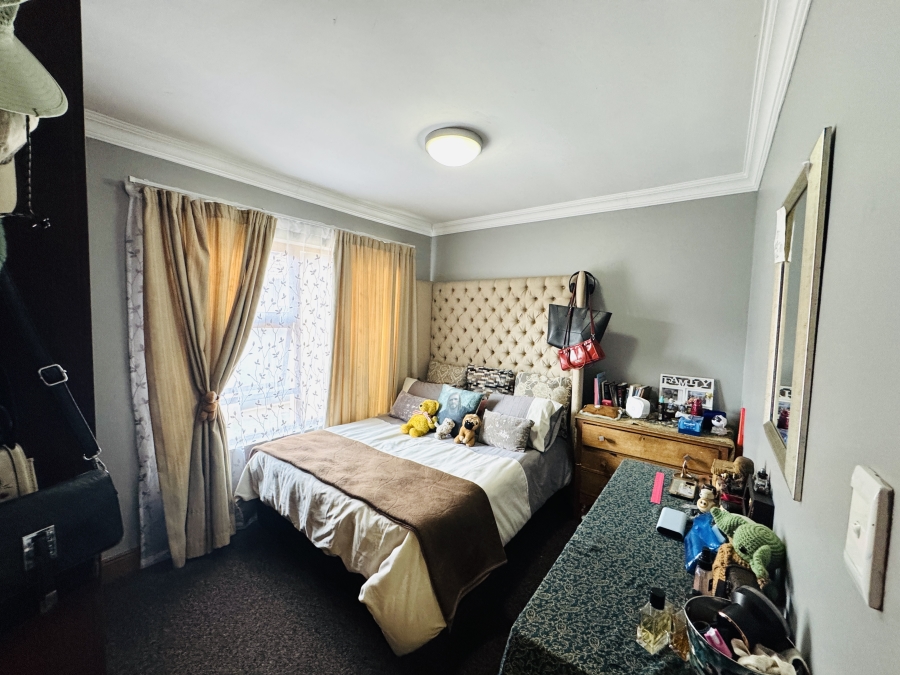 3 Bedroom Property for Sale in Thatchfield Estate Gauteng