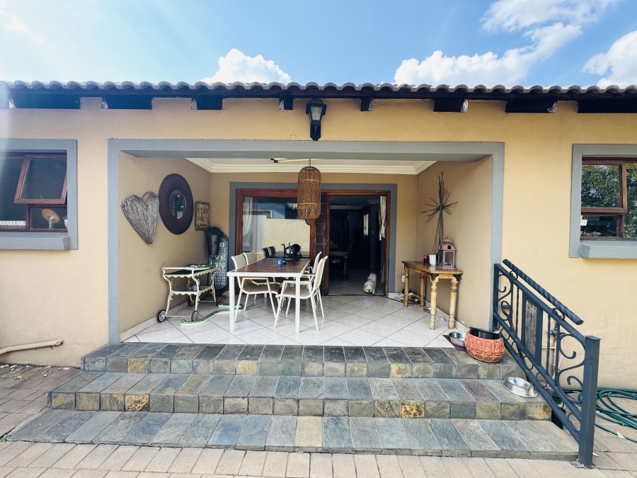 3 Bedroom Property for Sale in Thatchfield Estate Gauteng