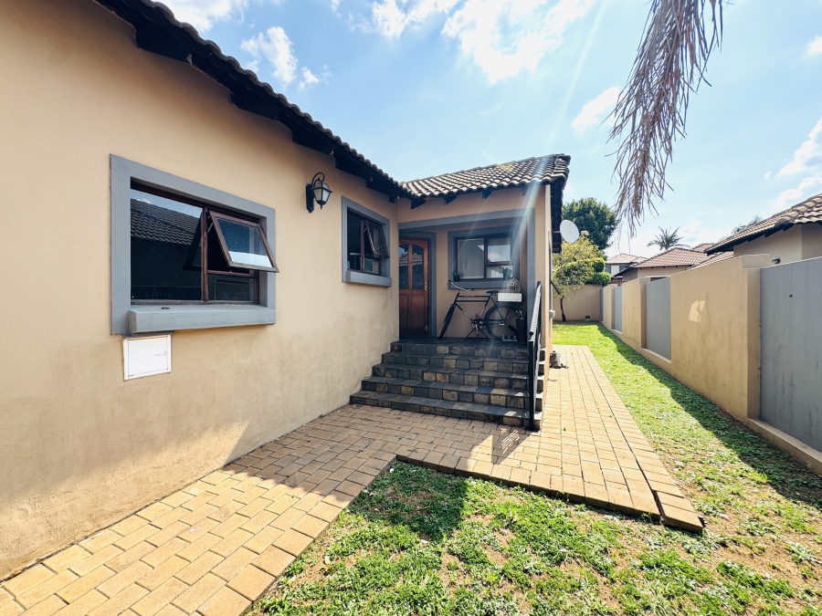 3 Bedroom Property for Sale in Thatchfield Estate Gauteng