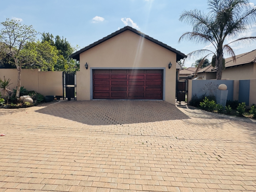 3 Bedroom Property for Sale in Thatchfield Estate Gauteng