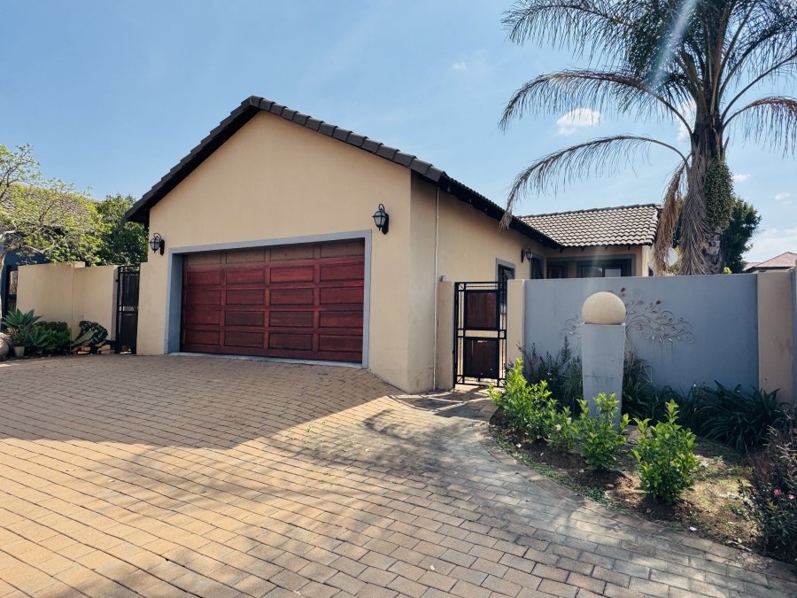 3 Bedroom Property for Sale in Thatchfield Estate Gauteng