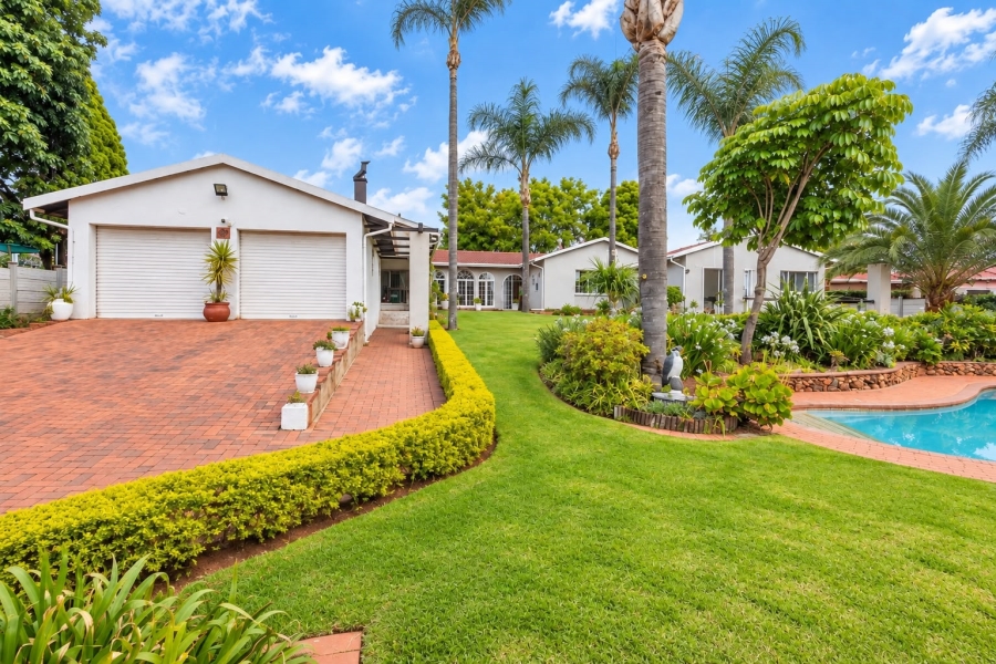 4 Bedroom Property for Sale in Weltevreden Park Gauteng