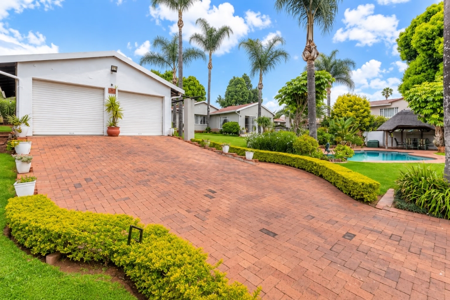 4 Bedroom Property for Sale in Weltevreden Park Gauteng