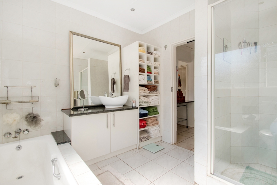 4 Bedroom Property for Sale in Weltevreden Park Gauteng