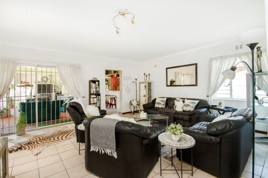 4 Bedroom Property for Sale in Weltevreden Park Gauteng