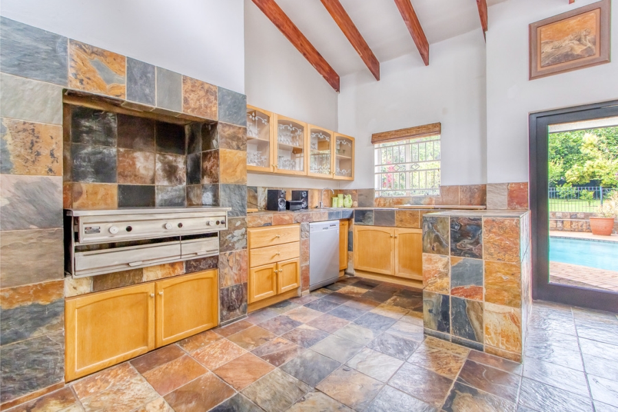 8 Bedroom Property for Sale in Northcliff Gauteng