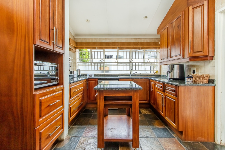 8 Bedroom Property for Sale in Northcliff Gauteng