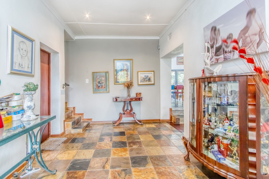 8 Bedroom Property for Sale in Northcliff Gauteng