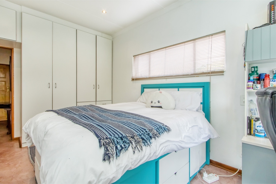 8 Bedroom Property for Sale in Northcliff Gauteng