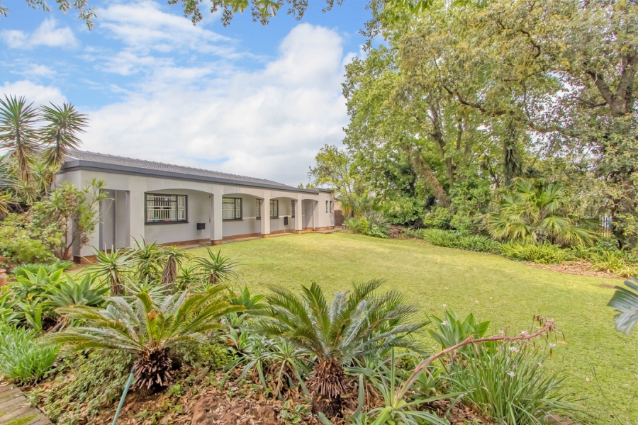 8 Bedroom Property for Sale in Northcliff Gauteng