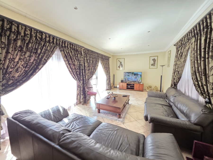 4 Bedroom Property for Sale in Waterkloof Ridge Gauteng
