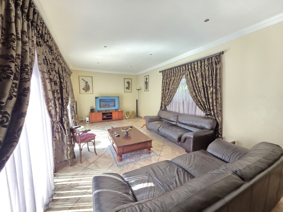 4 Bedroom Property for Sale in Waterkloof Ridge Gauteng