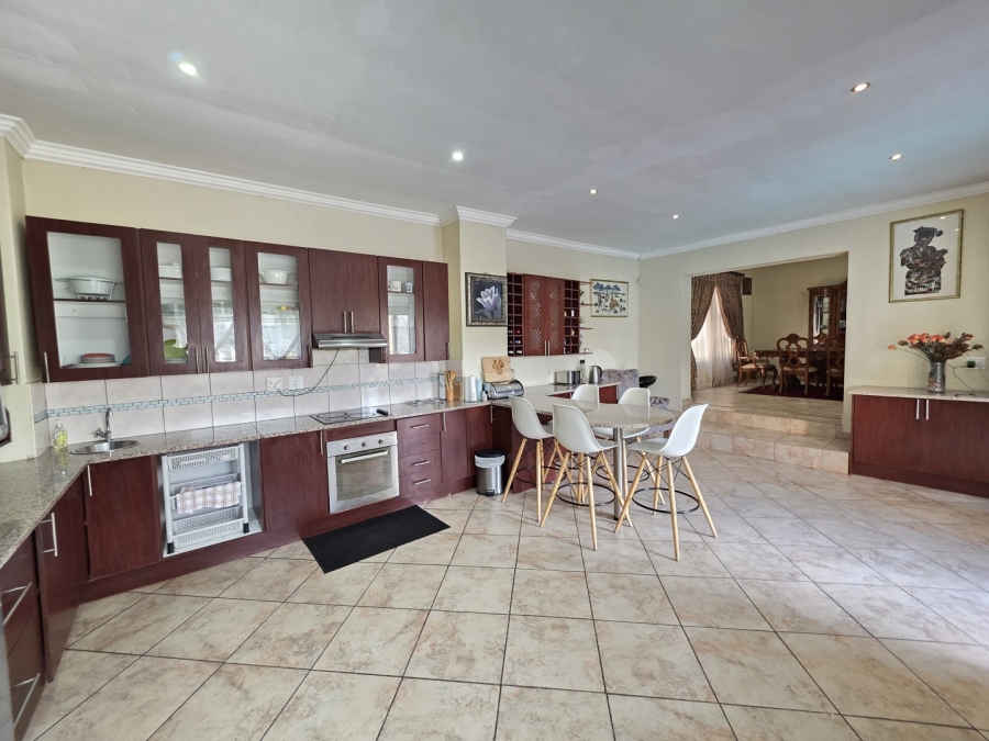 4 Bedroom Property for Sale in Waterkloof Ridge Gauteng