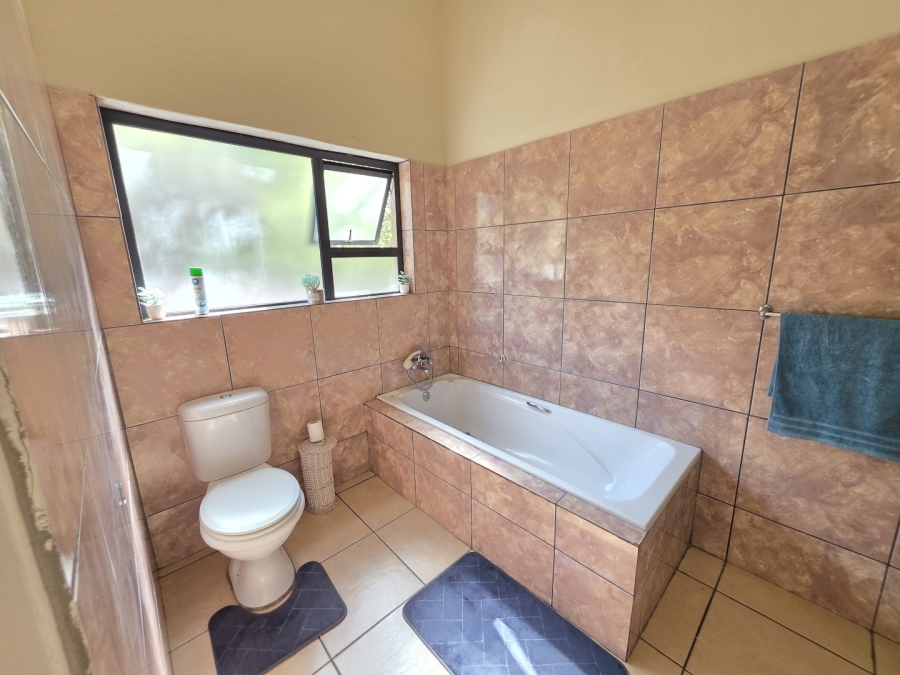 4 Bedroom Property for Sale in Waterkloof Ridge Gauteng