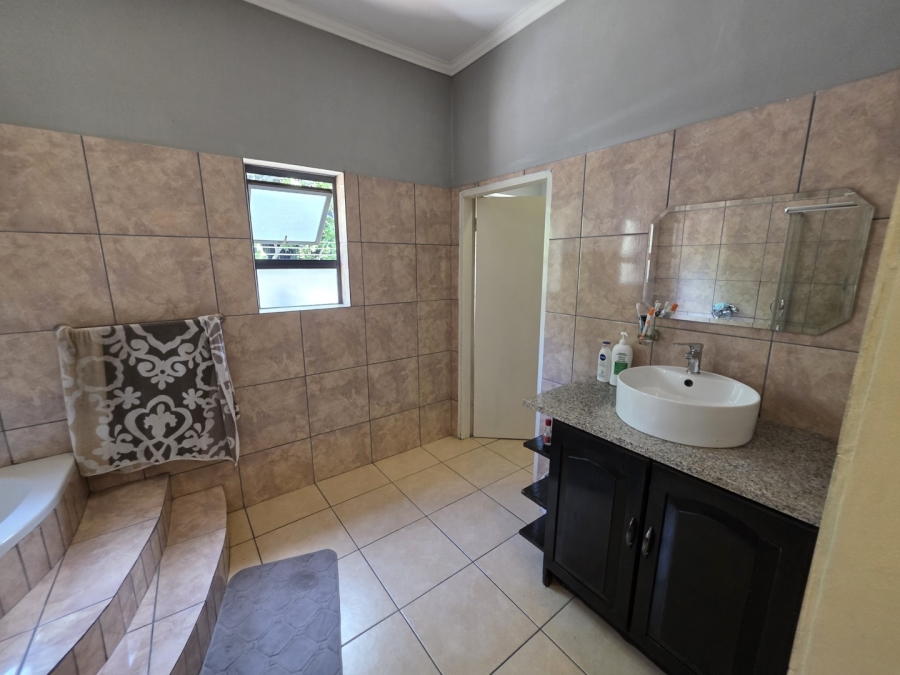 4 Bedroom Property for Sale in Waterkloof Ridge Gauteng
