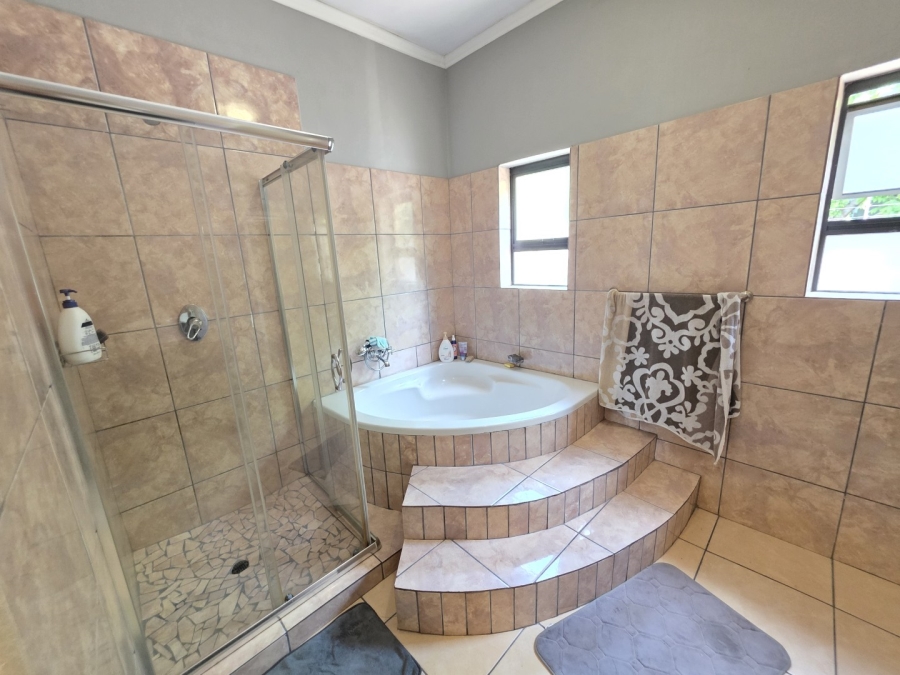 4 Bedroom Property for Sale in Waterkloof Ridge Gauteng