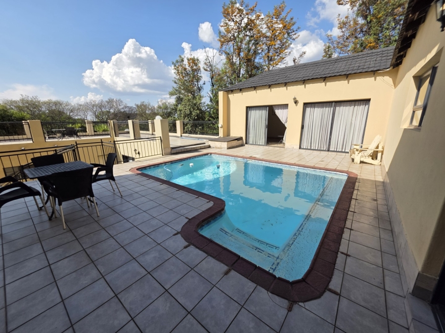 4 Bedroom Property for Sale in Waterkloof Ridge Gauteng