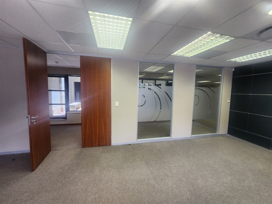 To Let Commercial Property for Rent in Wierda Valley Gauteng