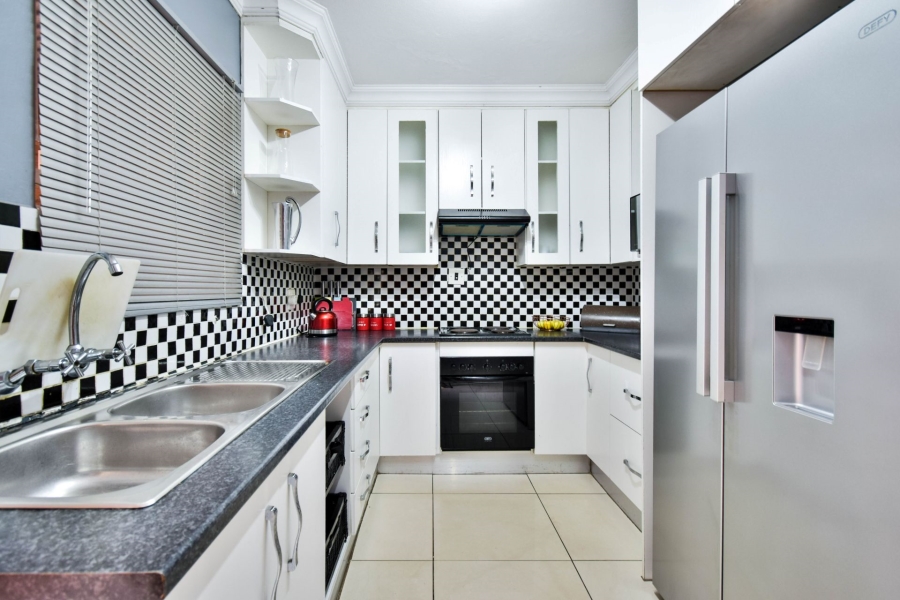 3 Bedroom Property for Sale in Wierda Park Gauteng