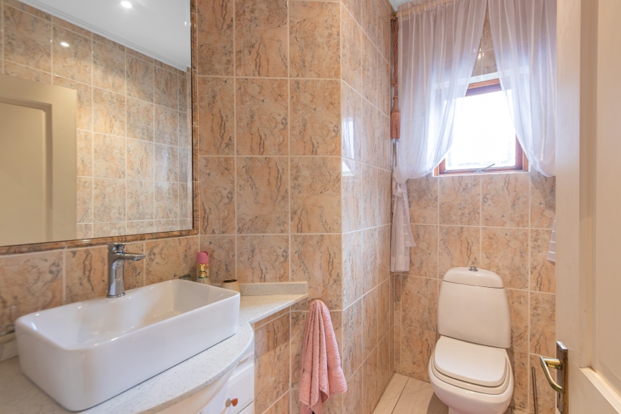 6 Bedroom Property for Sale in Bryanston Gauteng